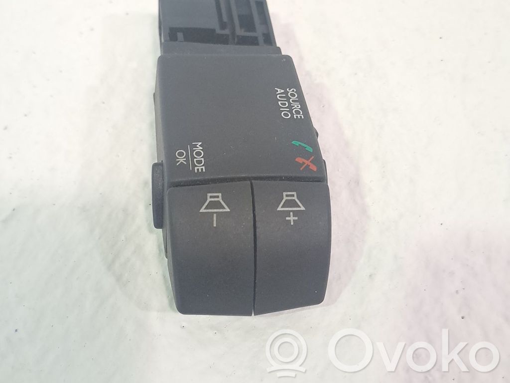 Renault Captur Boutons / interrupteurs volant 