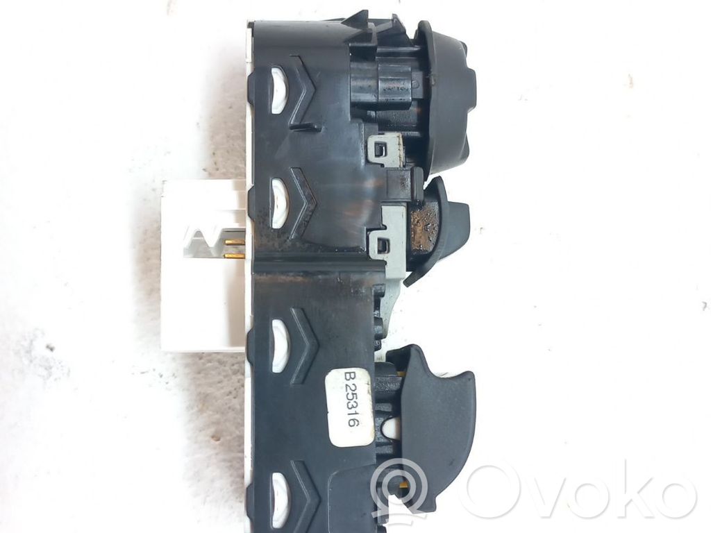 Interruptor del elevalunas eléctrico   96783350ZD