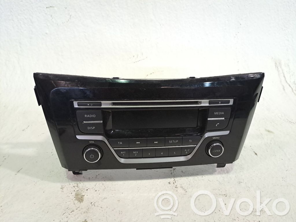 Nissan Qashqai Unità principale autoradio/CD/DVD/GPS 