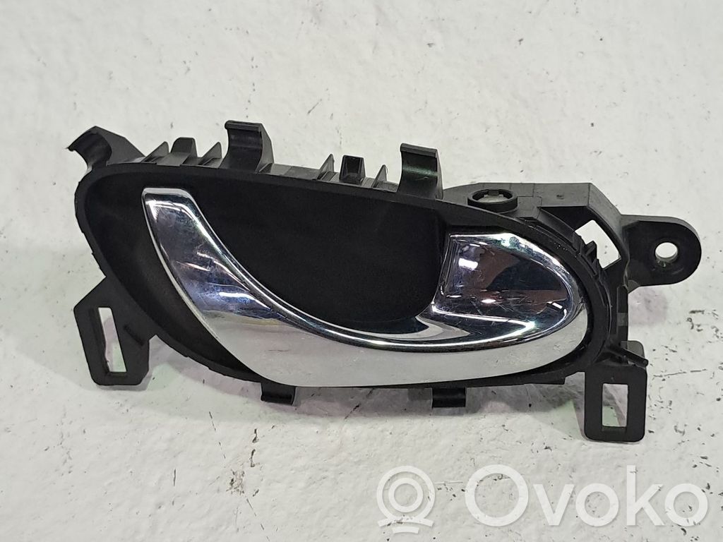 Nissan Qashqai Mâner interior ușă culisantă