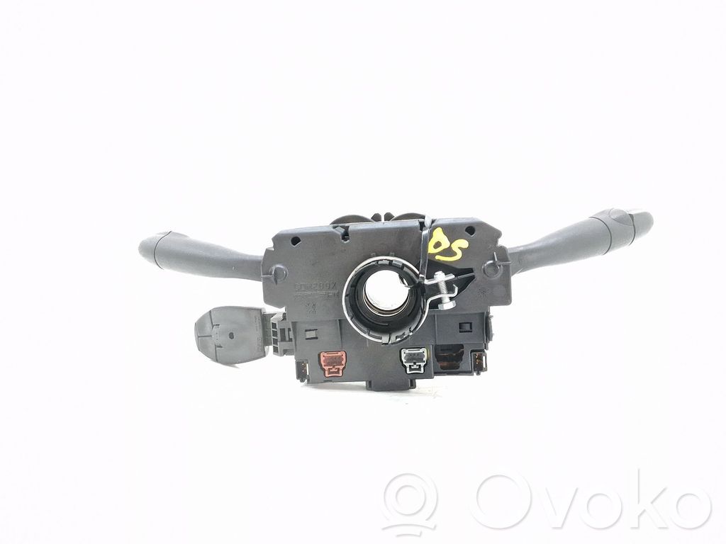 Boutons / interrupteurs volant   6239ZX,96608847XT