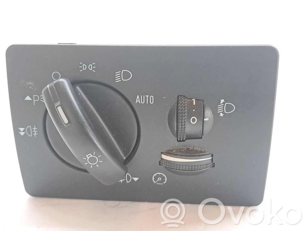 Interruptor de luz   1323821,4M5T13A024CA