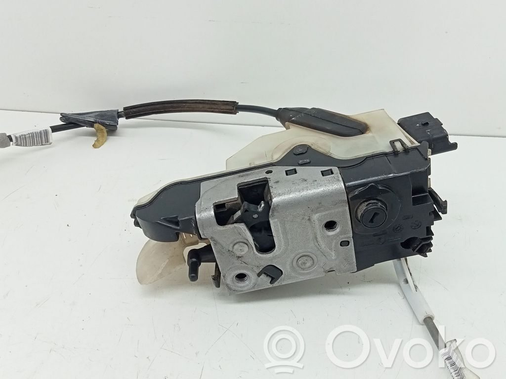 Serrure de porte avant   9135HQ