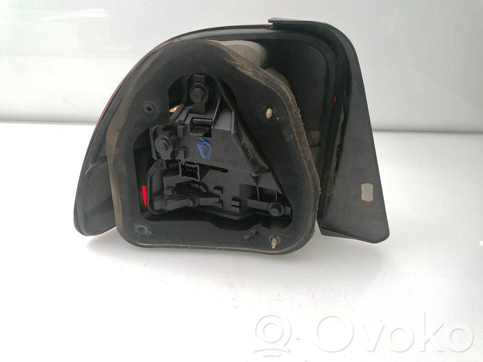 Lámpara de faros/luces traseros   F00R02S102