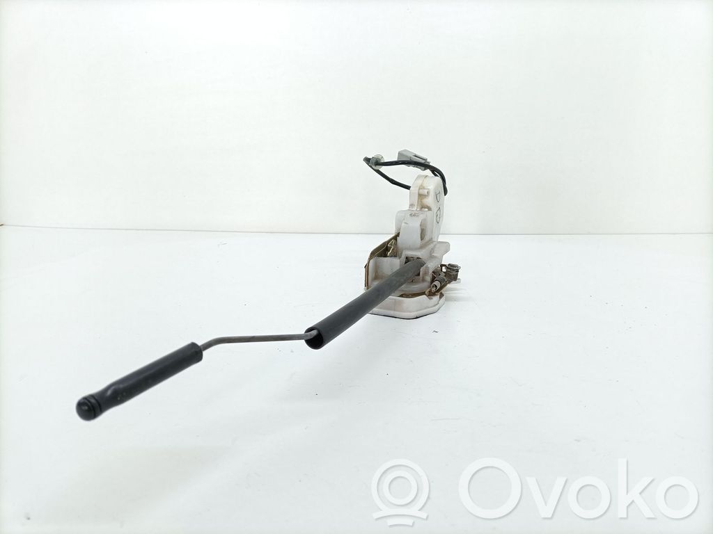 Honda CR-V Front door lock 