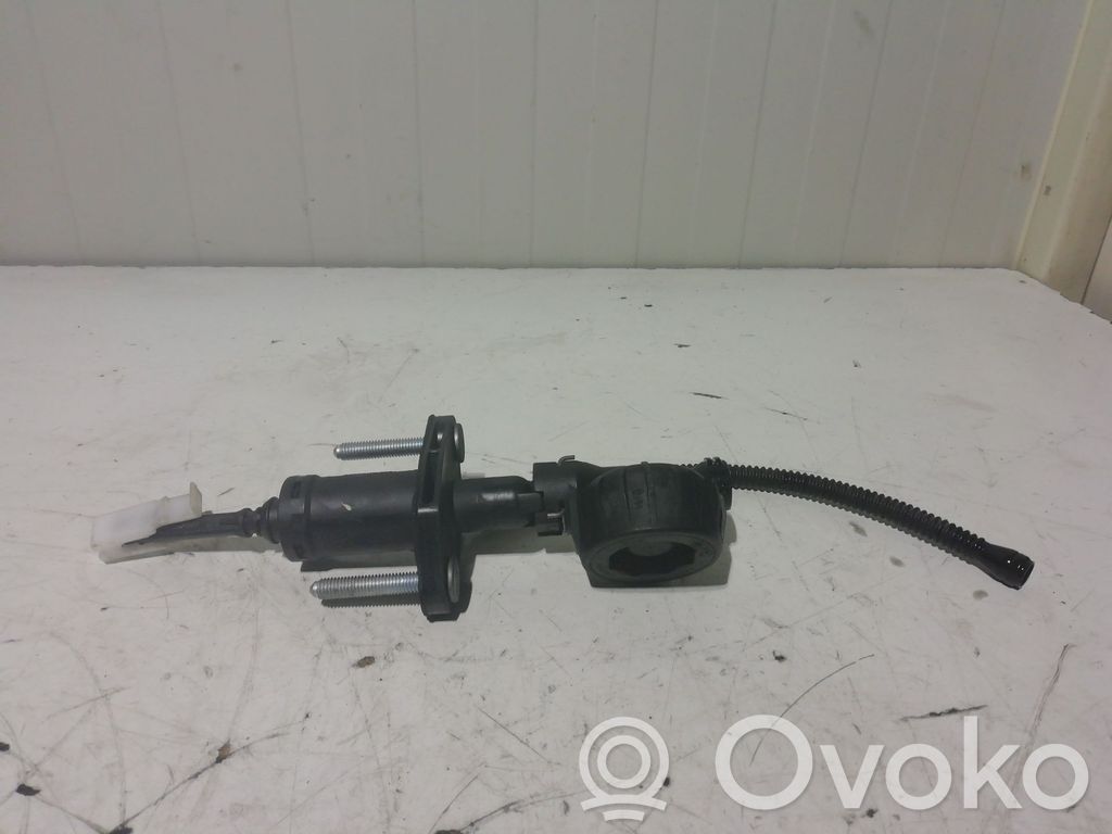 Opel Astra J Kytkimen apusylinteri 