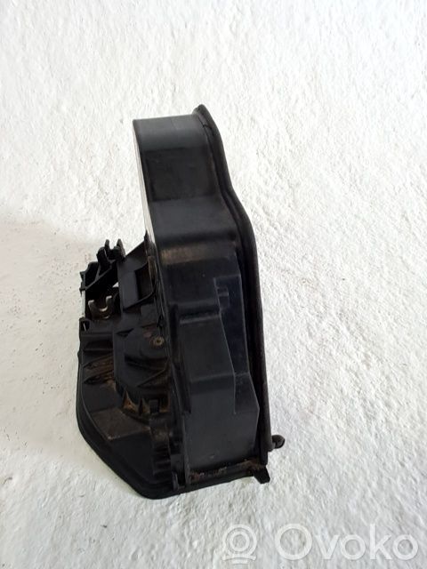 BMW X3 E83 Serratura portiera posteriore 