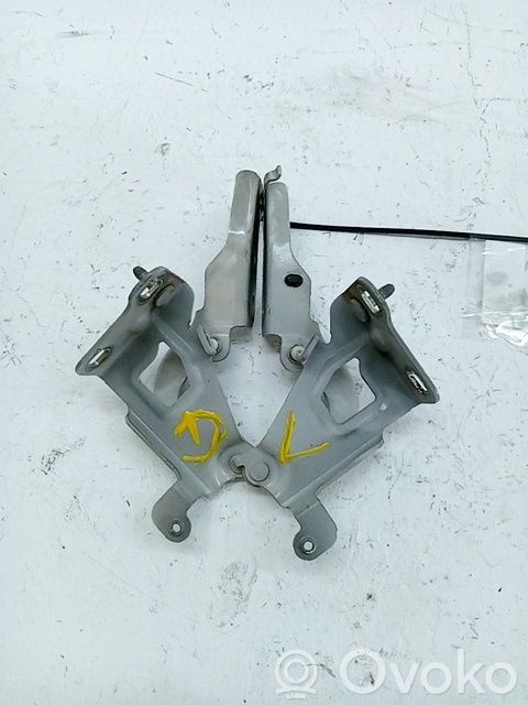 Renault Trafic I Guida/cerniera inferiore del rullo del portellone scorrevole 