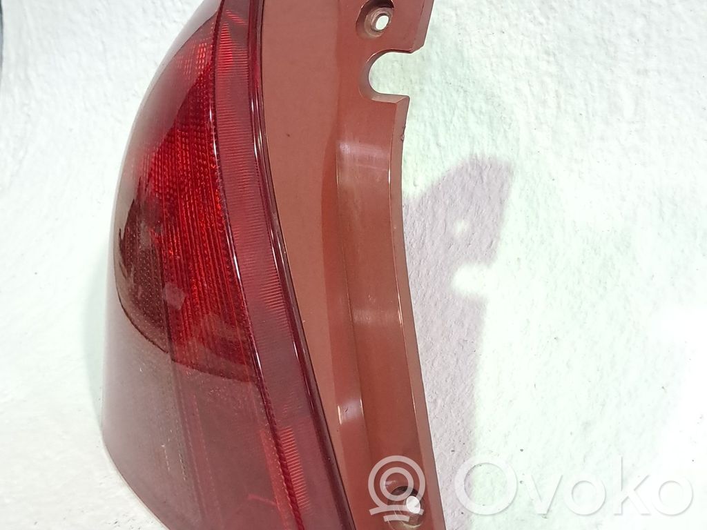 Lámpara de faros/luces traseros   3567062J00