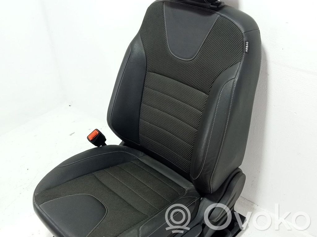 Ford Kuga II Kuljettajan istuin 