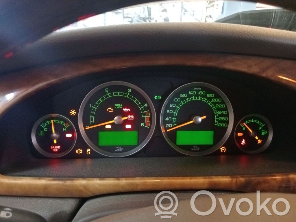 Velocímetro (tablero de instrumentos)   4R8F10849JE,6R8310849JA