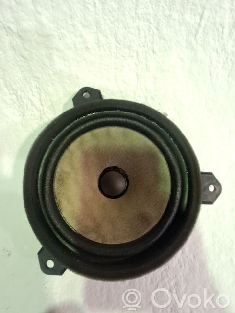 Front door speaker   B000792680