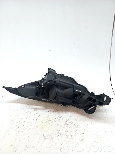 Scheinwerfer   1606930080