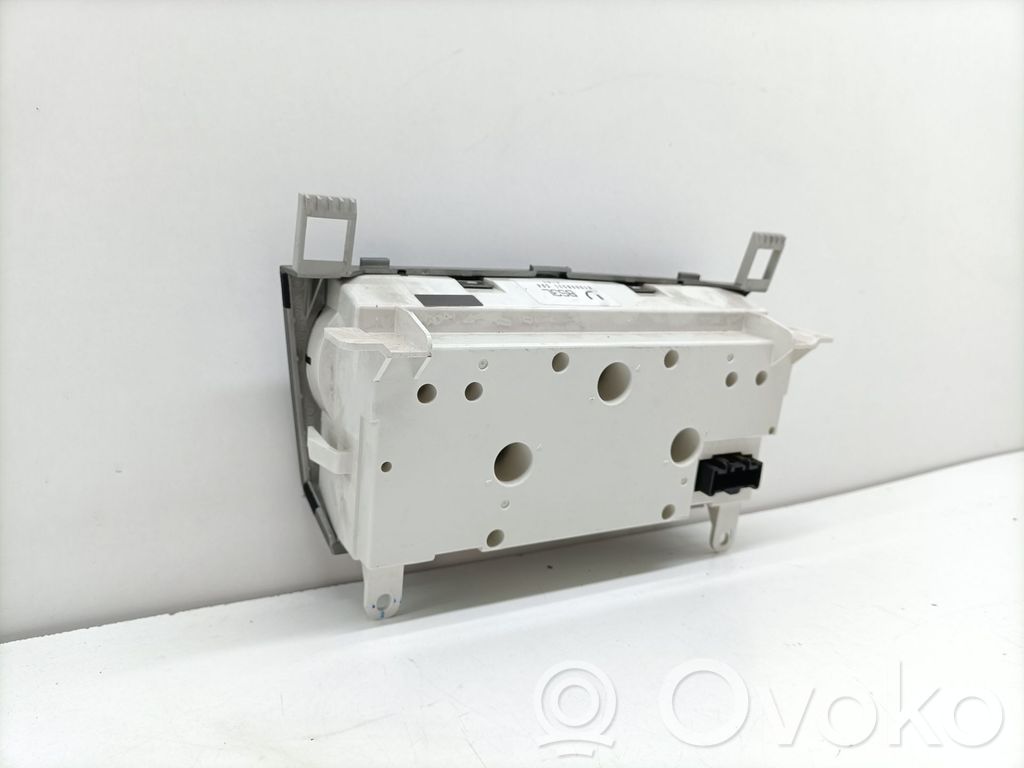 Mazda 3 I Climate control unit 