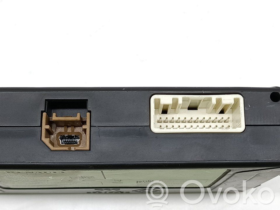 Unidad de control/módulo de carrocería central   282759718R