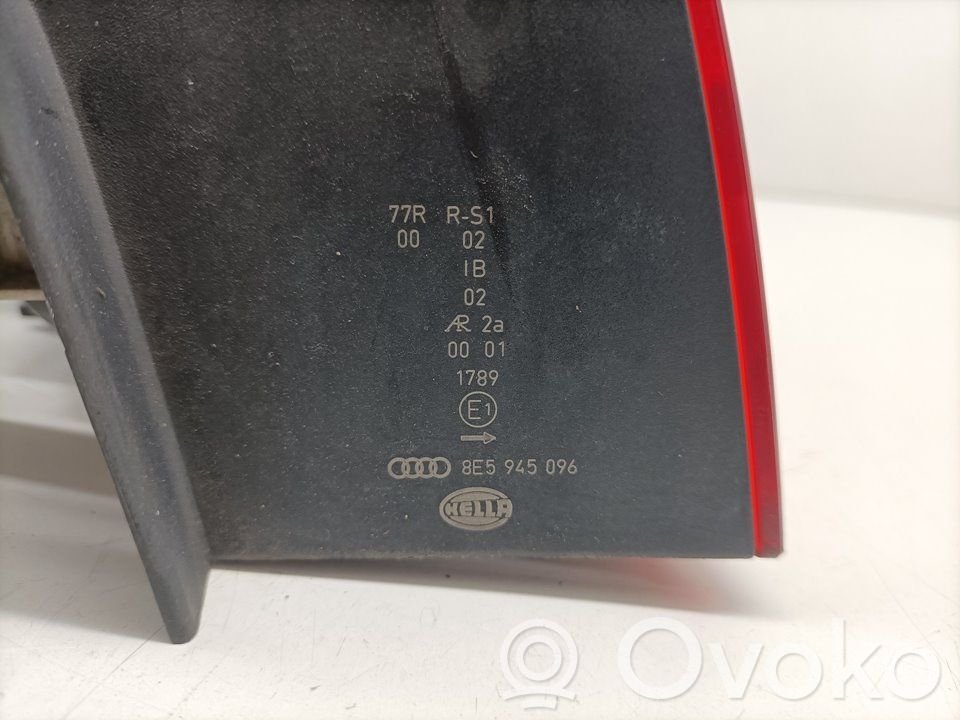 Audi A4 S4 B6 8E 8H Bec lampă spate 