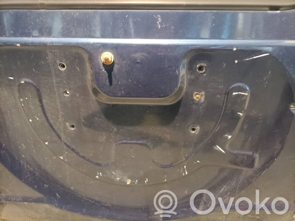 Mitsubishi Montero Puerta del maletero/compartimento de carga 
