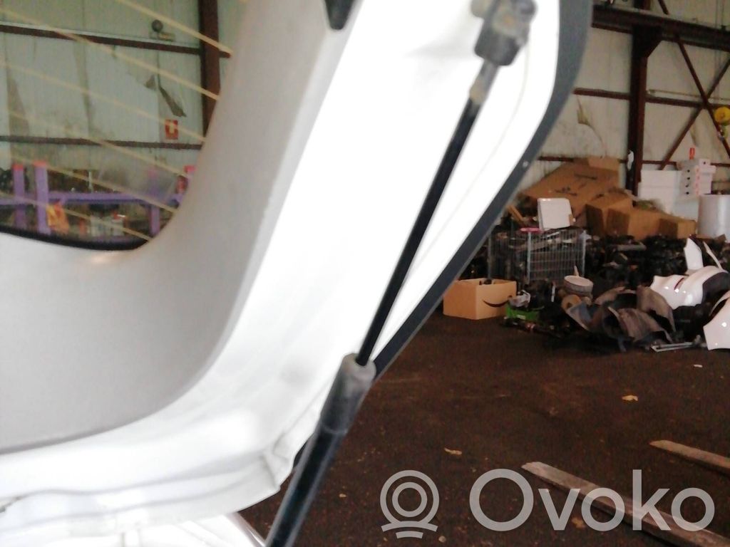 Opel Astra J Tampon hayon/capotă portbagaj 