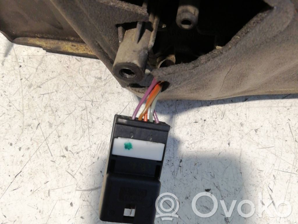 Renault Clio III Specchietto retrovisore elettrico portiera anteriore