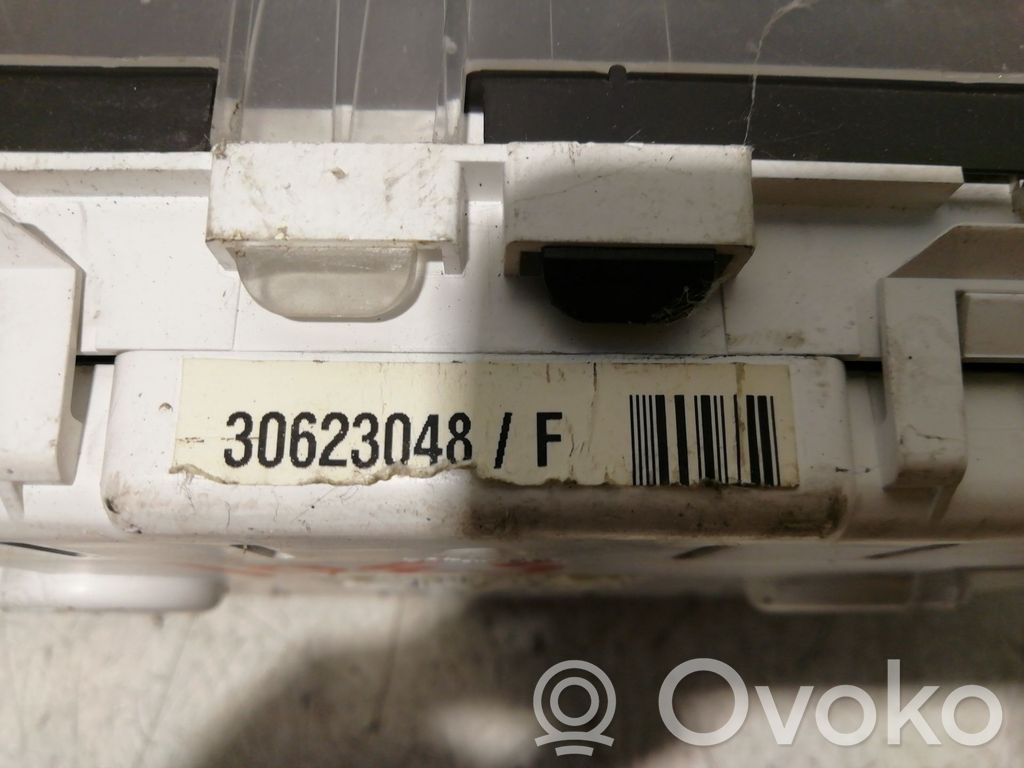 Volvo S40, V40 Vitezometru (grup de instrumente) 