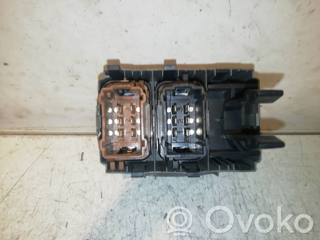 Renault Trafic I Inne przełączniki i przyciski 