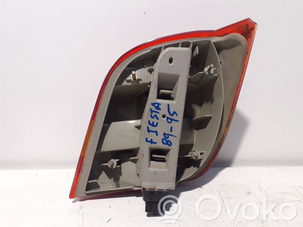 Ford Fiesta Takavalon polttimo 