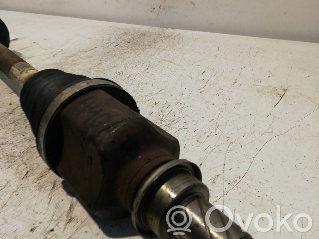 Etuvetoakseli   8200599585,8200599585