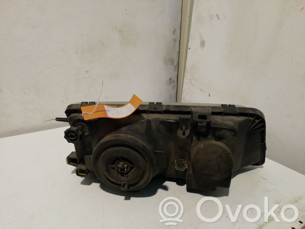 Chrysler 200 Phare frontale 