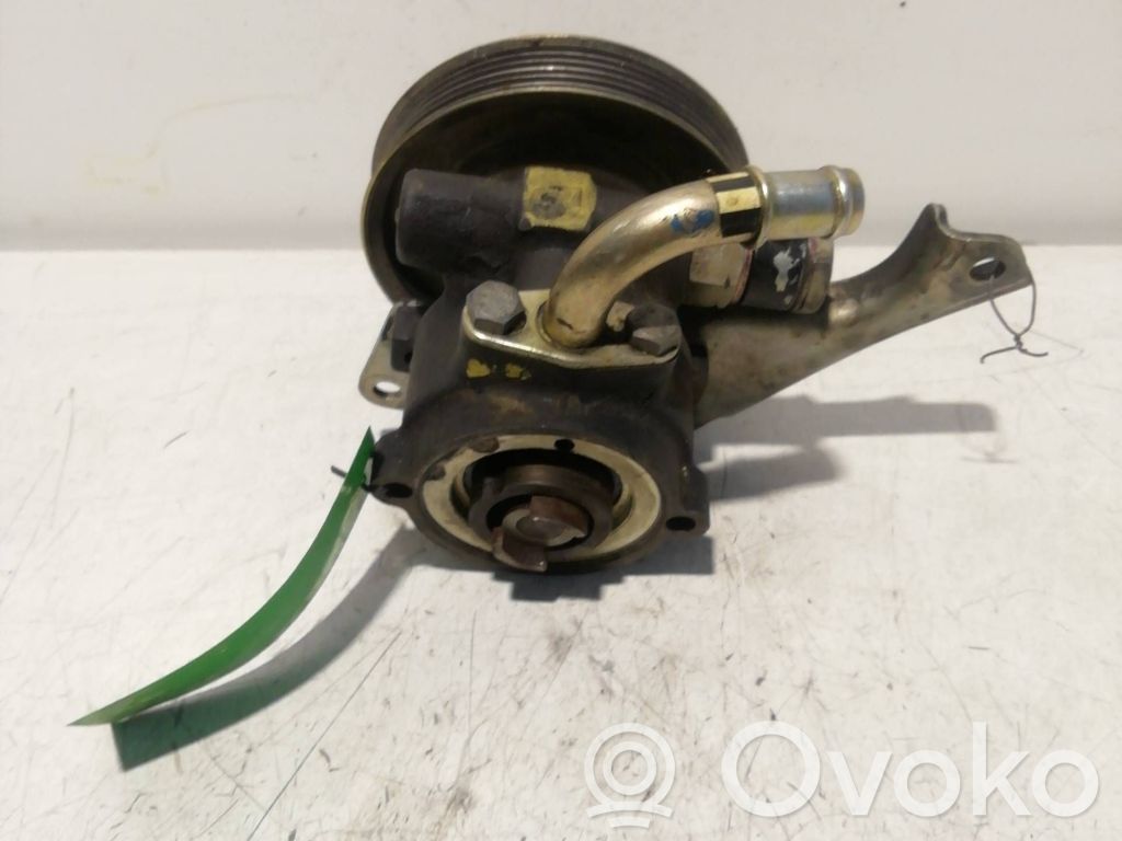 Ohjaustehostimen pumppu   QVB100690