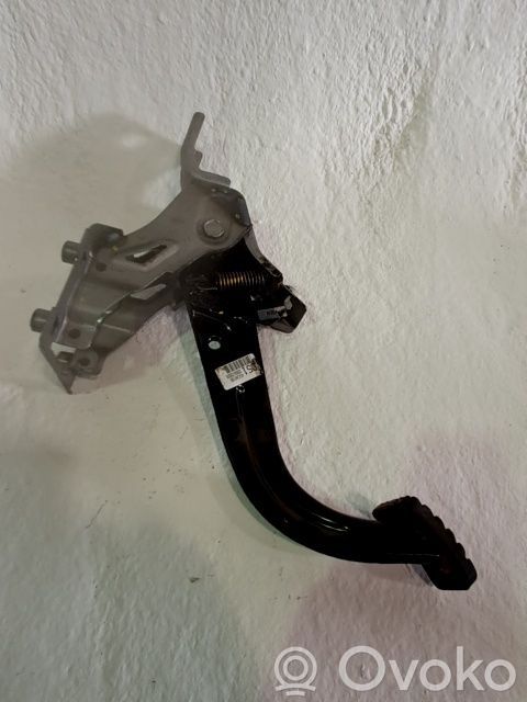 Pedal de freno   328002S005