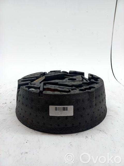 Domkrats   12775845