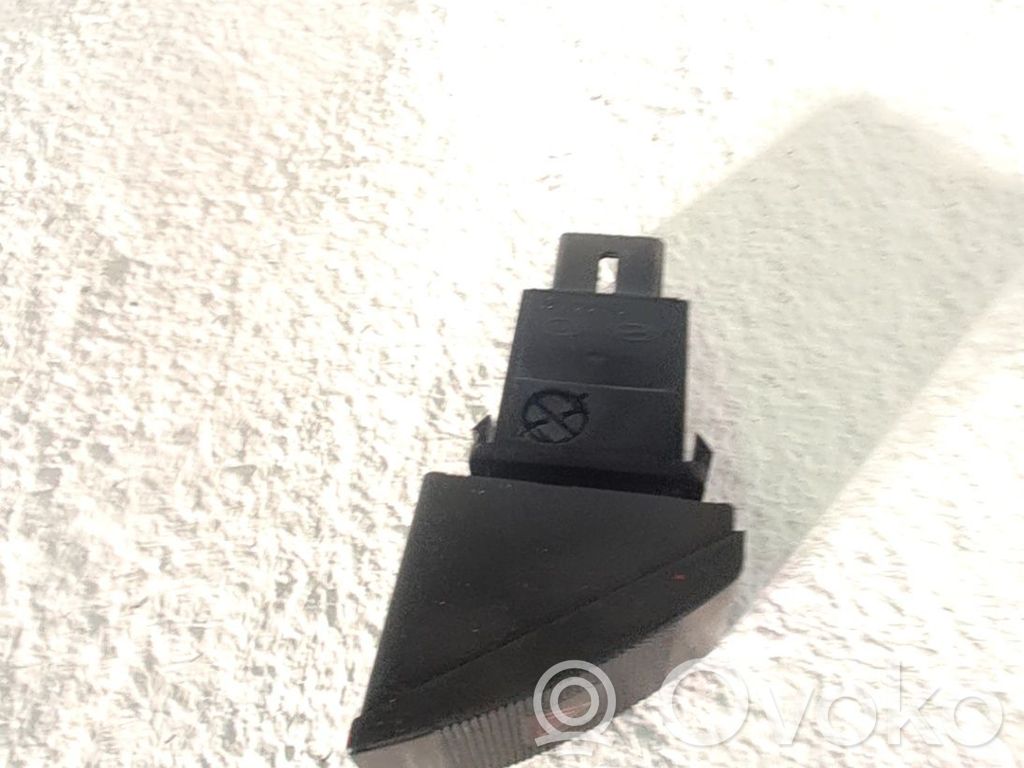 KIA Carnival Botón interruptor de luz de peligro 