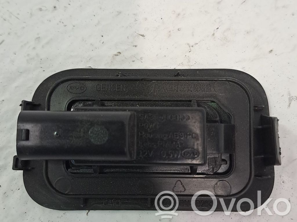 BYD Seal U Luce targa 