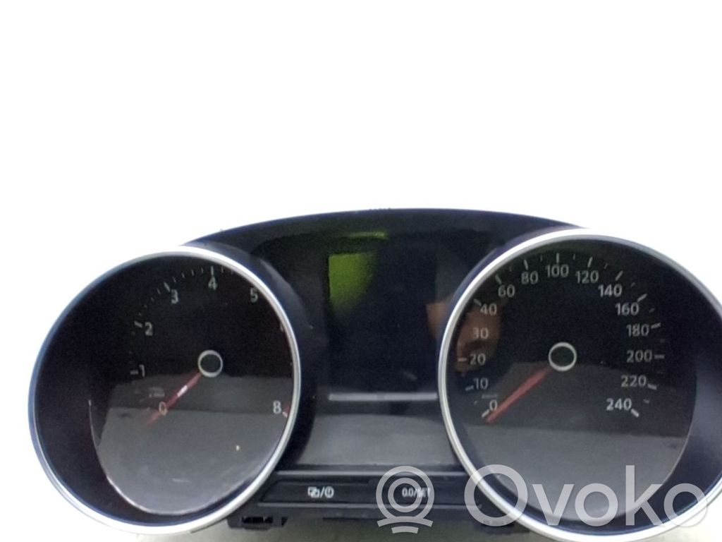 Volkswagen Polo V 6R Tachimetro (quadro strumenti) 