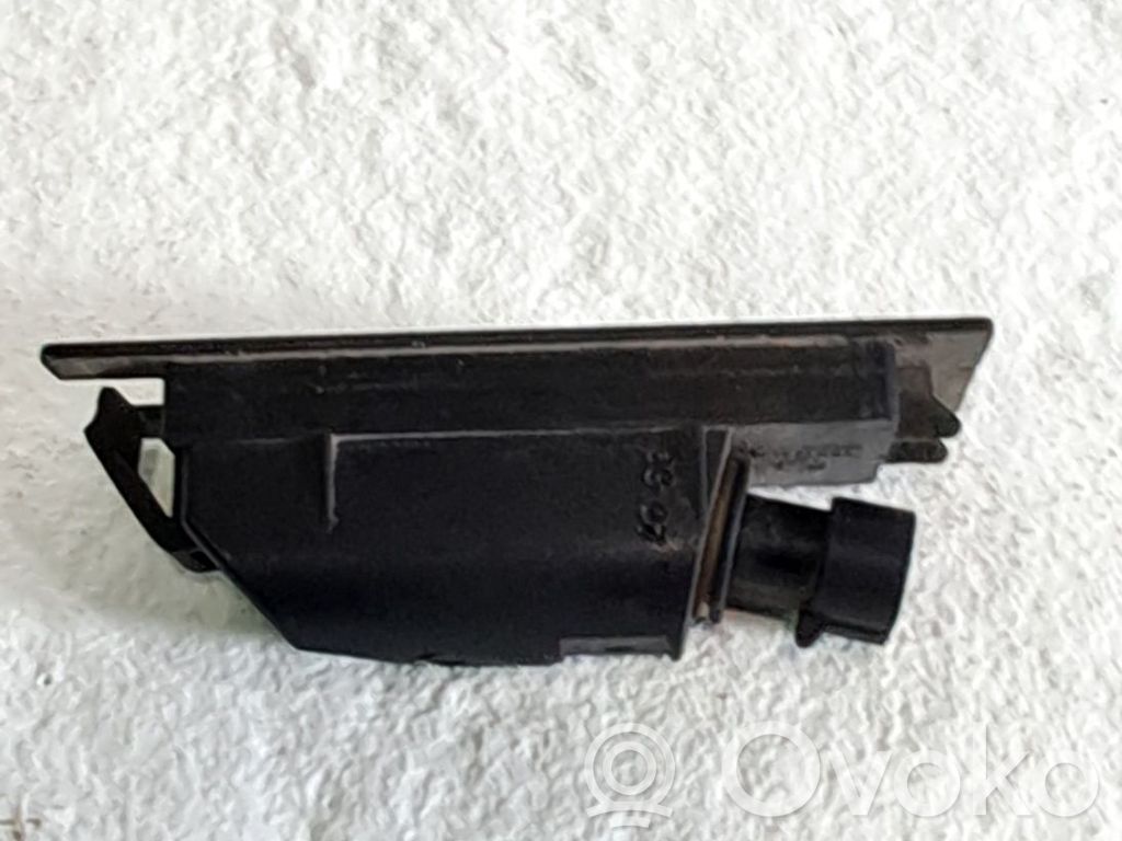 Fiat Linea Éclairage de plaque d'immatriculation 