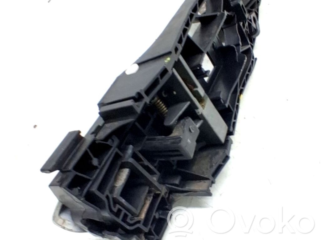 Manecilla externa puerta trasera   2G0837205GGRU