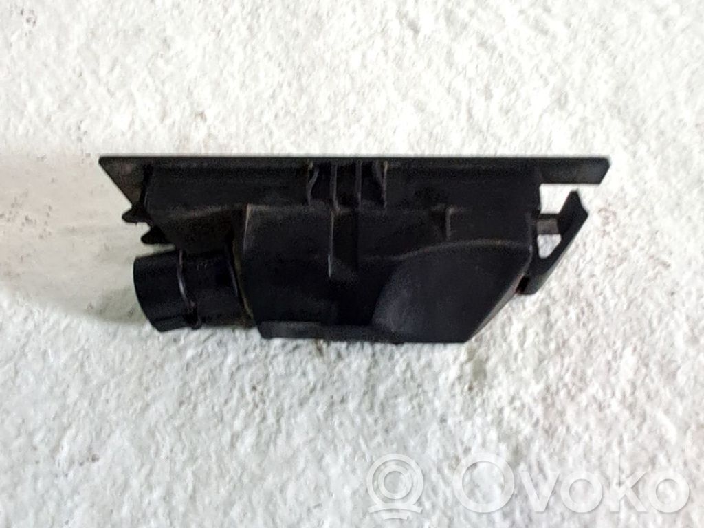 Éclairage de plaque d'immatriculation   46843615