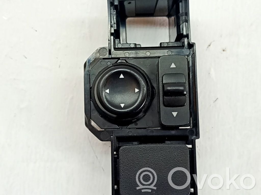 Включатель зеркал   255703TB1A