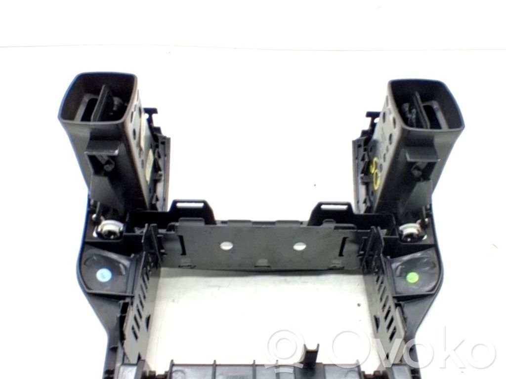 Opel Zafira B Rejilla de ventilación central del panel 