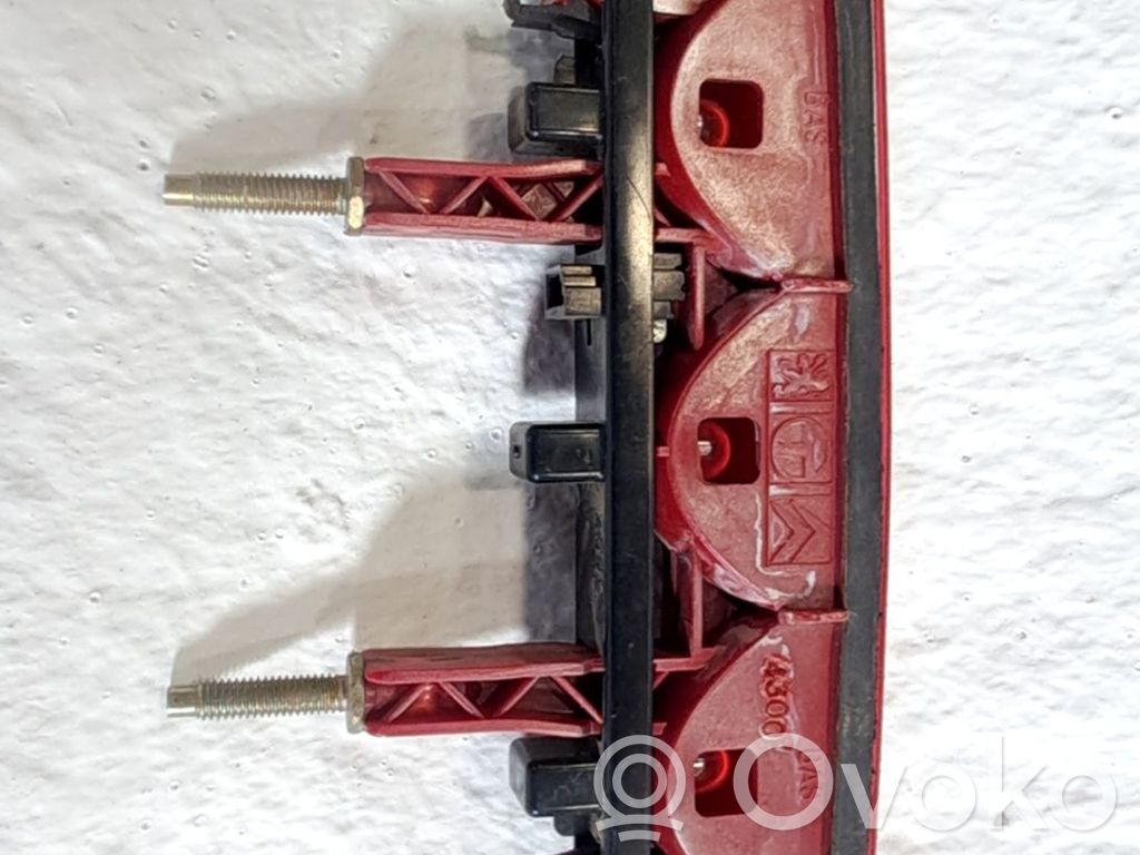 Kolmas/lisäjarruvalo   6350A6
