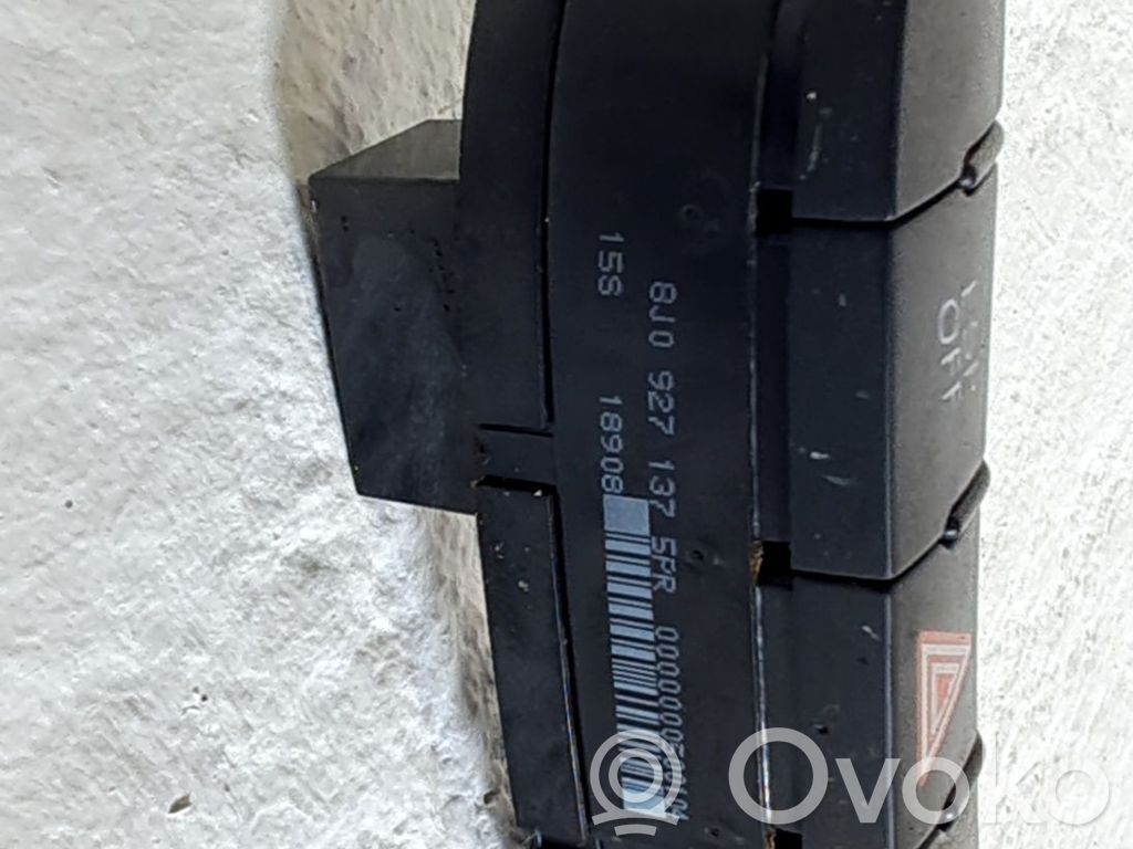 Audi 100 C1 Botón interruptor de luz de peligro 