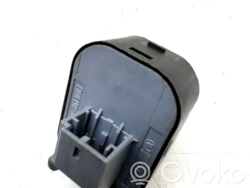 Sivupeilin kytkin   8V0959565E