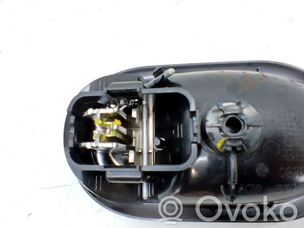 Manecilla interna puerta trasera   A4537600800
