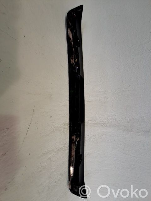 Tailgate/trunk spoiler   872003E000