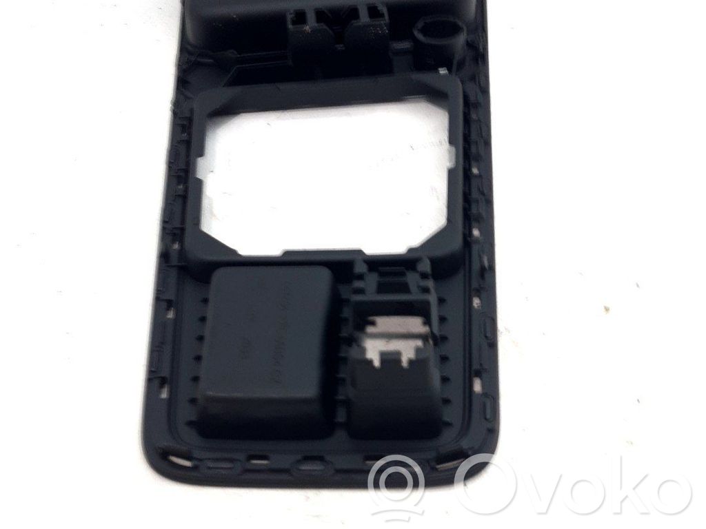 Keskikonsoli   576863350