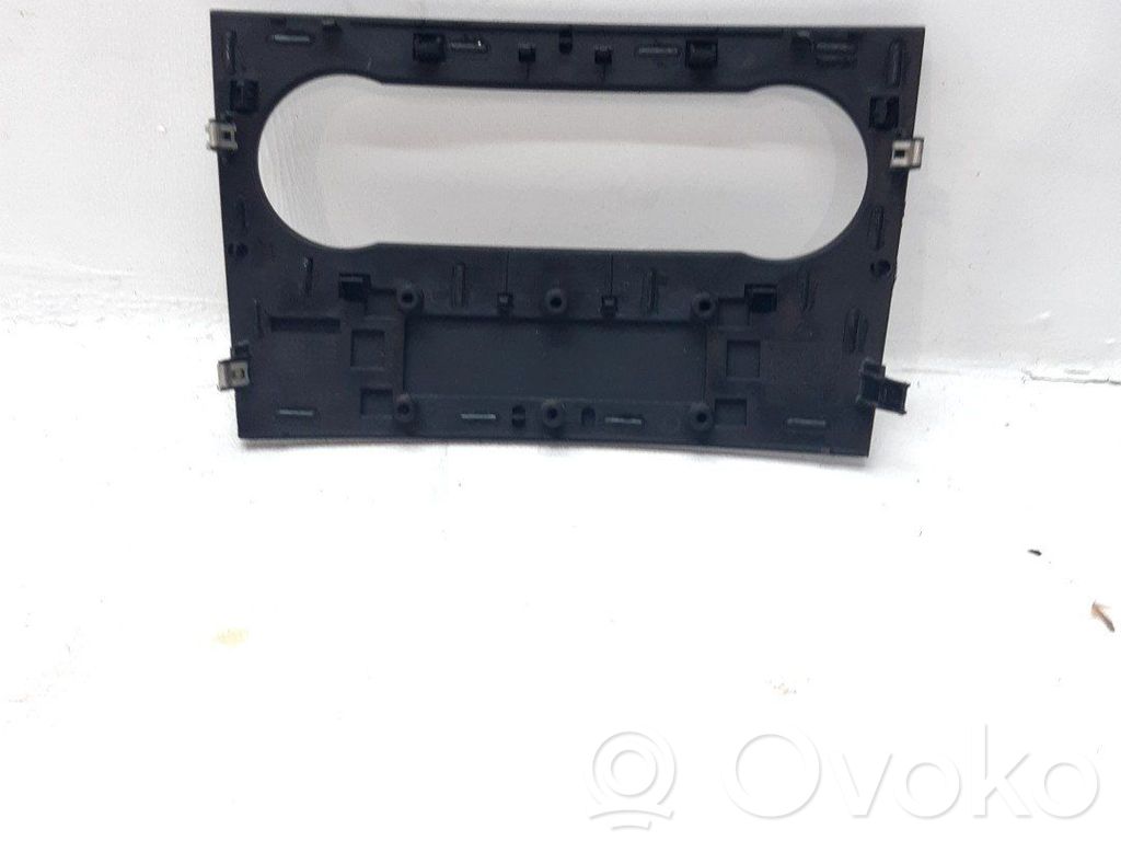 Moldura del panel   A1696802336