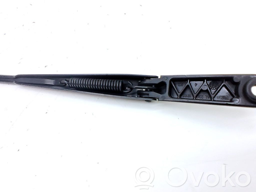 Brazo del limpiaparabrisas delantero   8X1955408