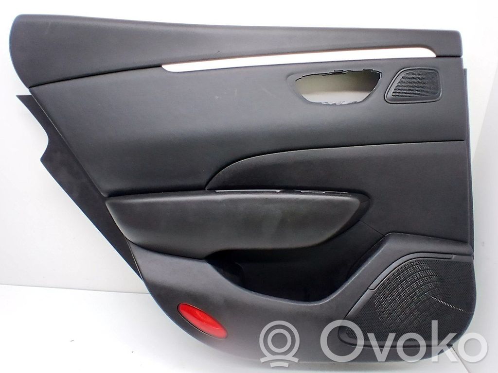Moldura del tarjetero de la puerta trasera   829A15744R