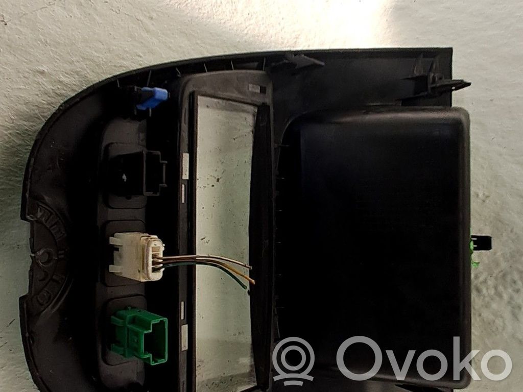 Hazard light switch   6490NG