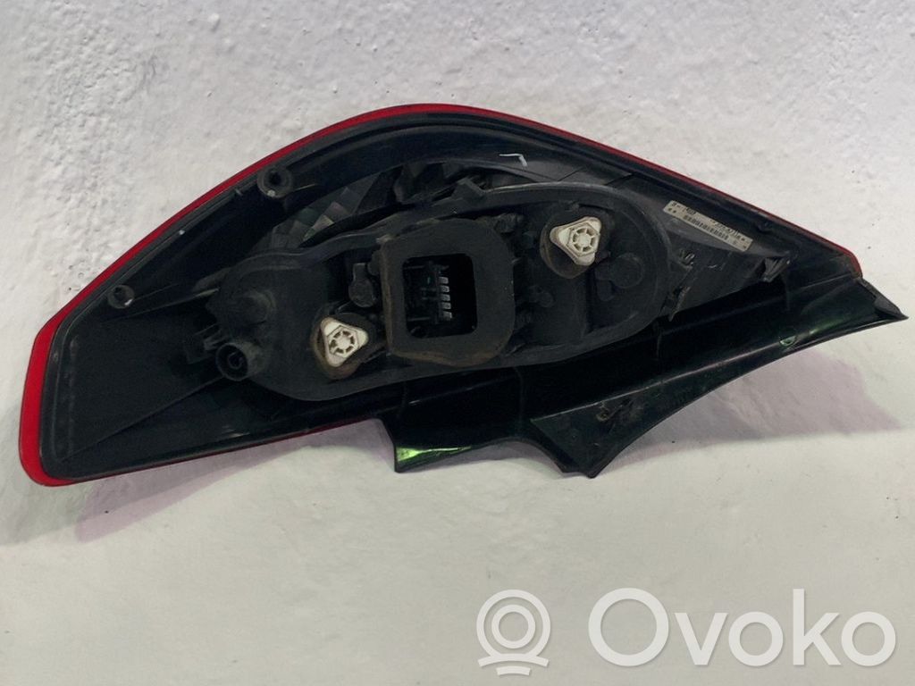 Opel Corsa D Takavalon polttimo 